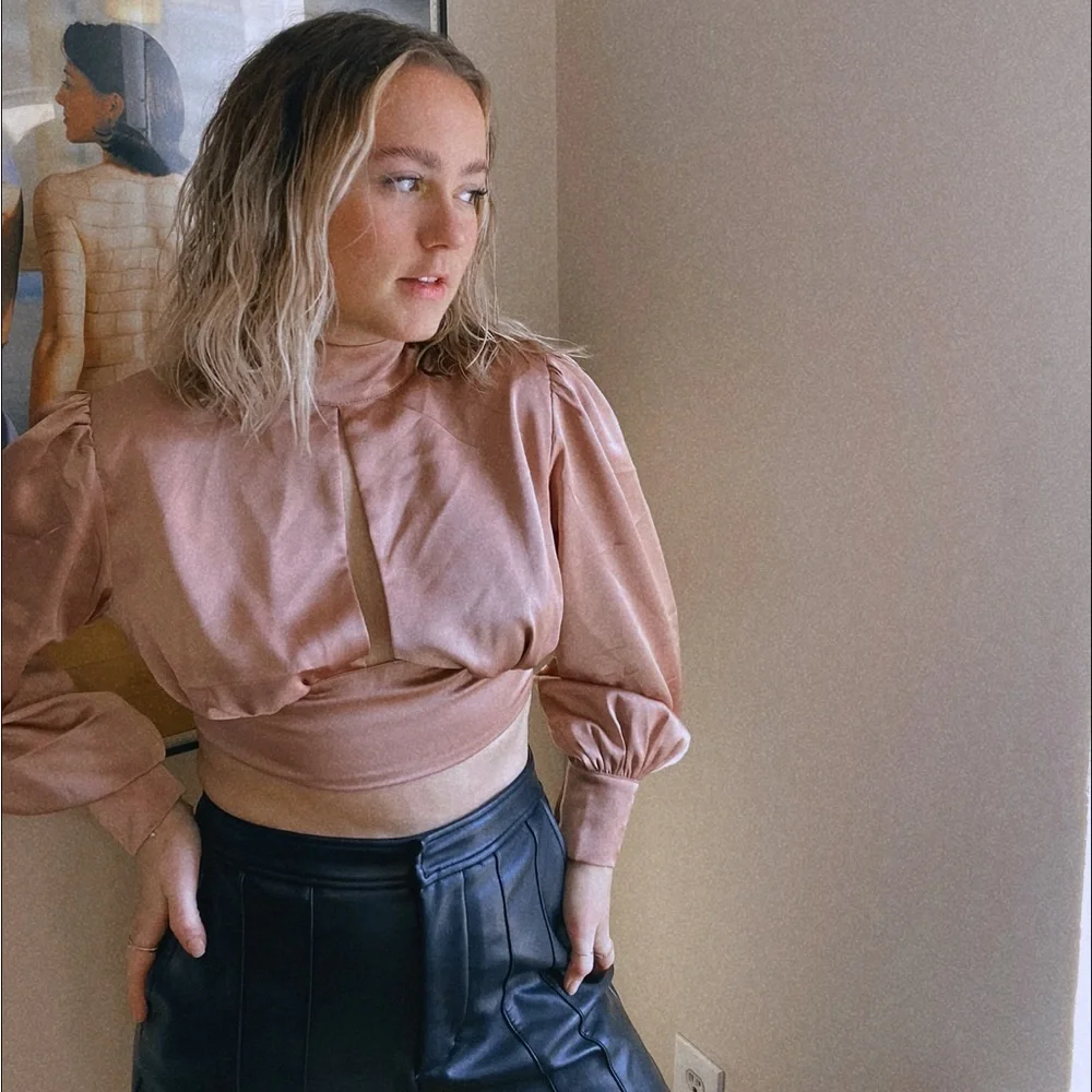 Back Cut Out Cropped Blouse - Picture 2 of 8